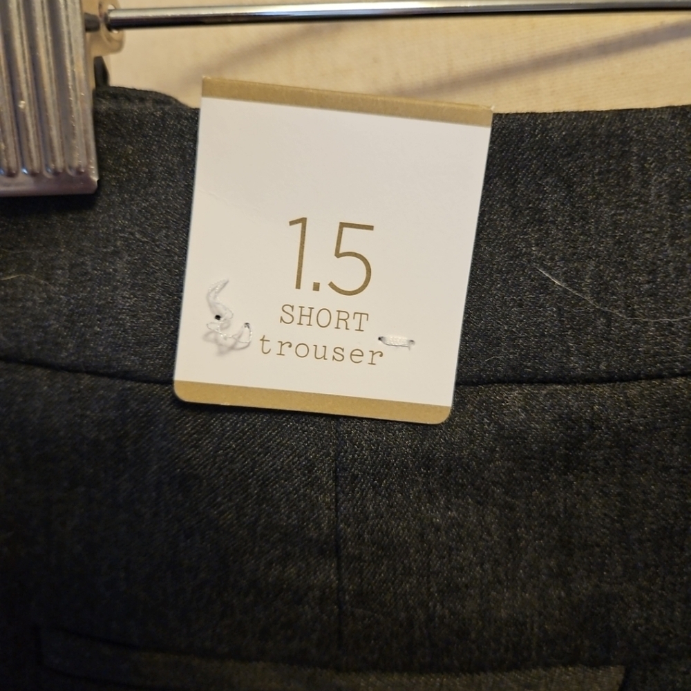 NWT Chico's 1.5 Short (8/10) Charcoal Trousers - Picture 4 of 5